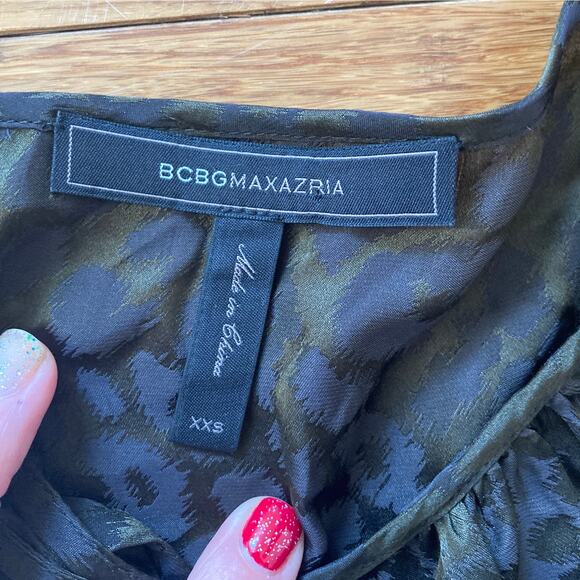 BCBGMAXAZRIA Green Animal Print Silk Blend Blouse, Size XXS - Picture 6 of 7